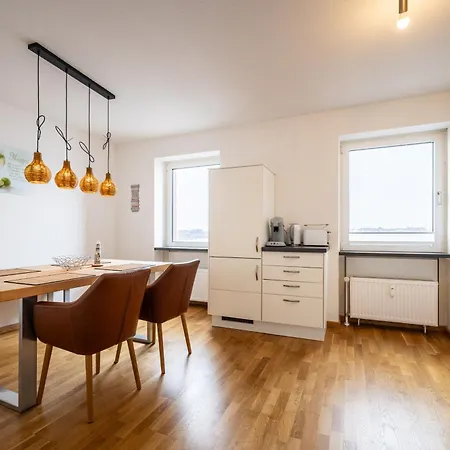 Appartement Grosszuegige In Am Suedstrand Mit Balkon & Meerblick 28 Wilhelmshaven